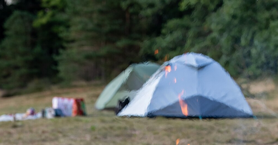 Quelle est la différence entre bivouac et camping ?