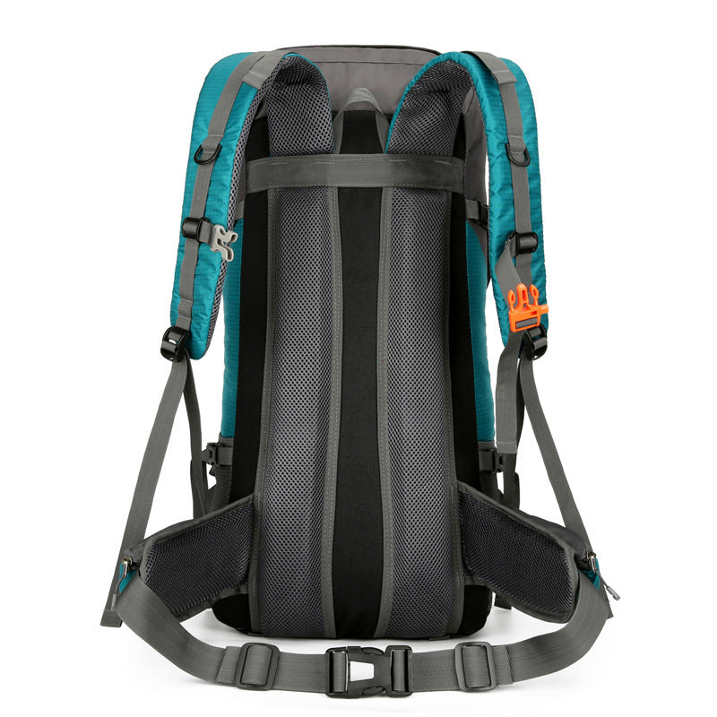 Sac à dos randonnée 70L étanche dos aéré, multi-poches