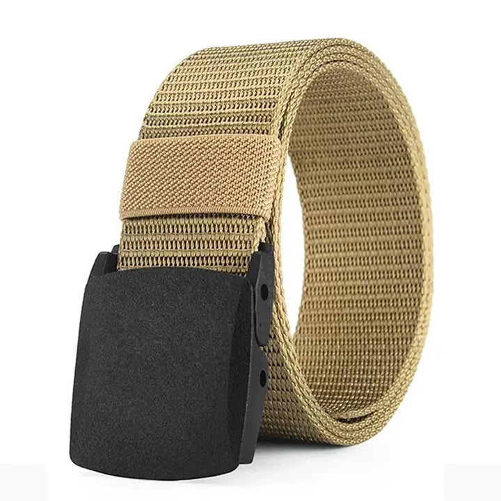 Ceinture tactique sable en nylon réglable, idéale pour randonnée et bushcraft.