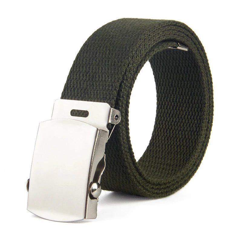 Ceinture verte avec boucle chromée.
