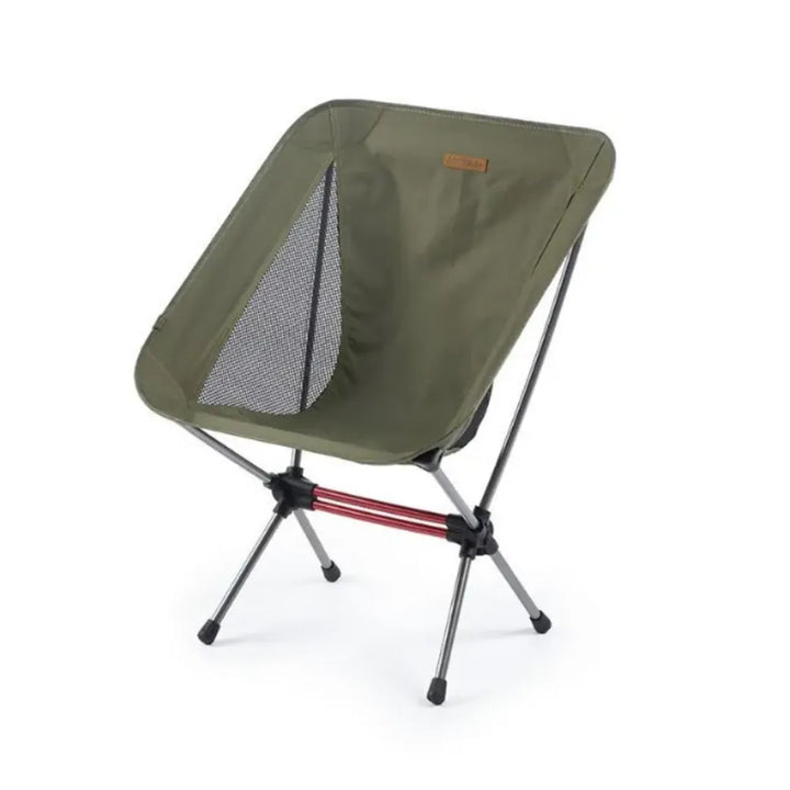 Chaise pliante Moon Chair de couleur kaki, siège compact et léger avec dossier en toile et filet, idéale pour bivouac, camping et randonnée.