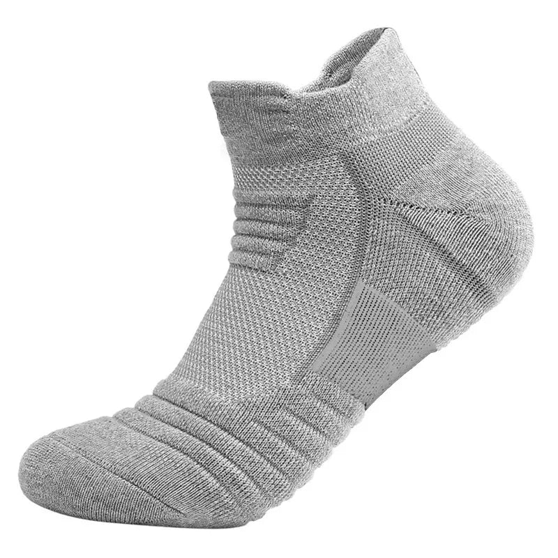 Chaussette grise conçue pour la randonnée.