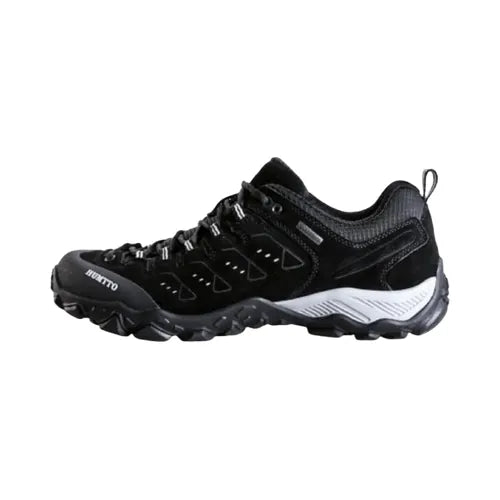 Chaussure de randonnée Humtto noire pour homme, vue latérale, semelle robuste et tige en daim résistant, pour randonnée, bivouac et trail.