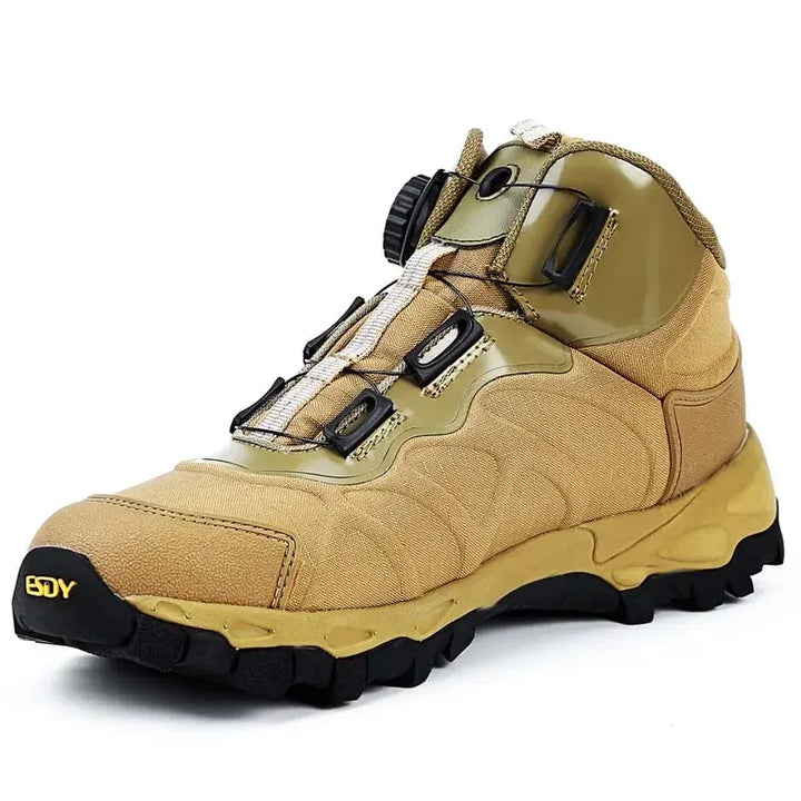  chaussure de randonnée montante sable avec renforts latéraux et laçage à molette pour terrain accidenté