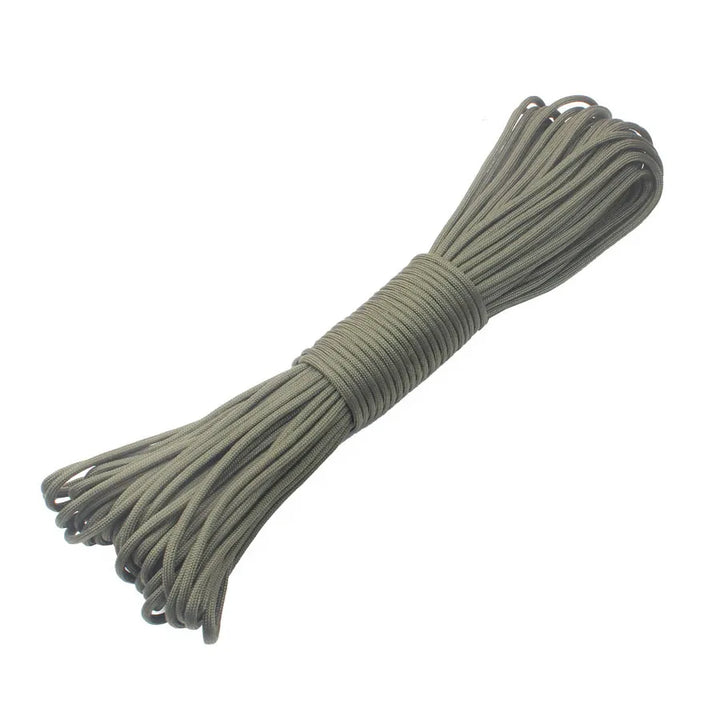 Corde paracorde kaki robuste pour le bushcraft et les randonnées.