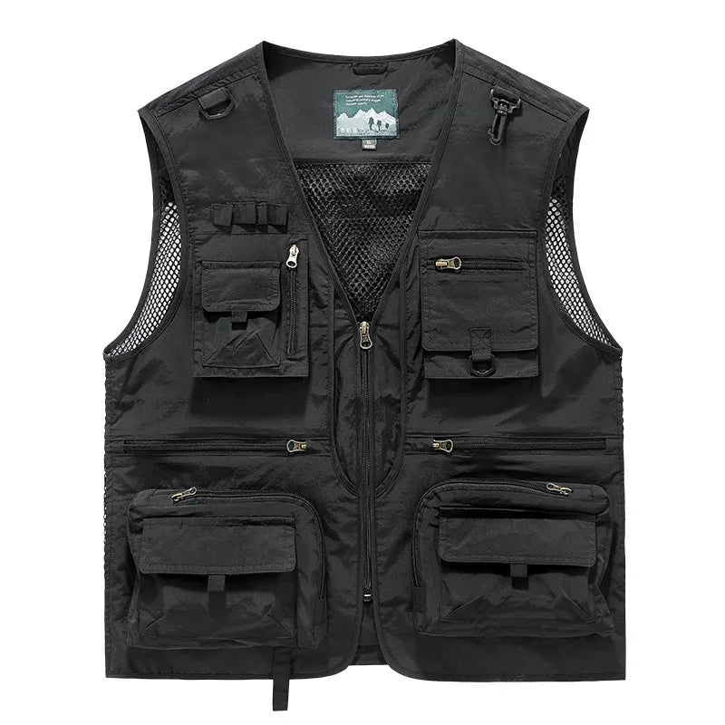 Gilet de randonnée noir à multiples poches avec filet respirant pour équipement outdoor.