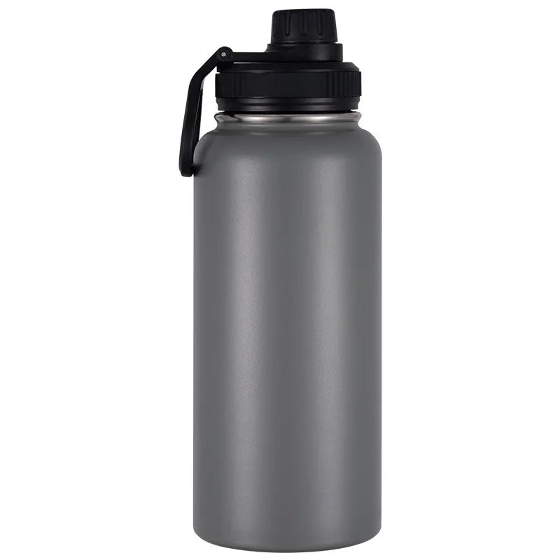 Gourde isotherme en acier inoxydable gris pour randonnée.