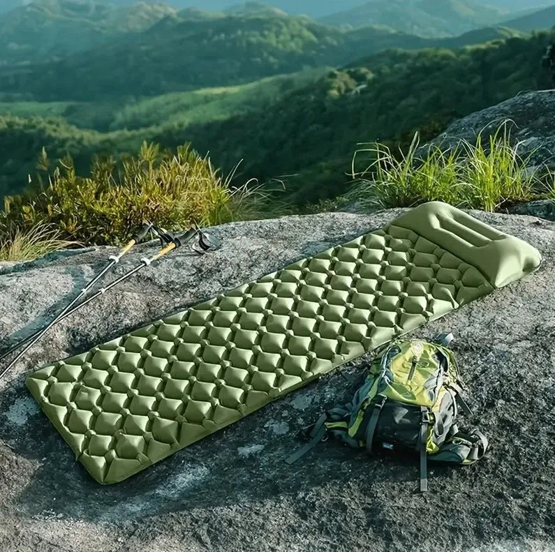 Inflatable camping mattress with integrated pillow 190×58×5 cm