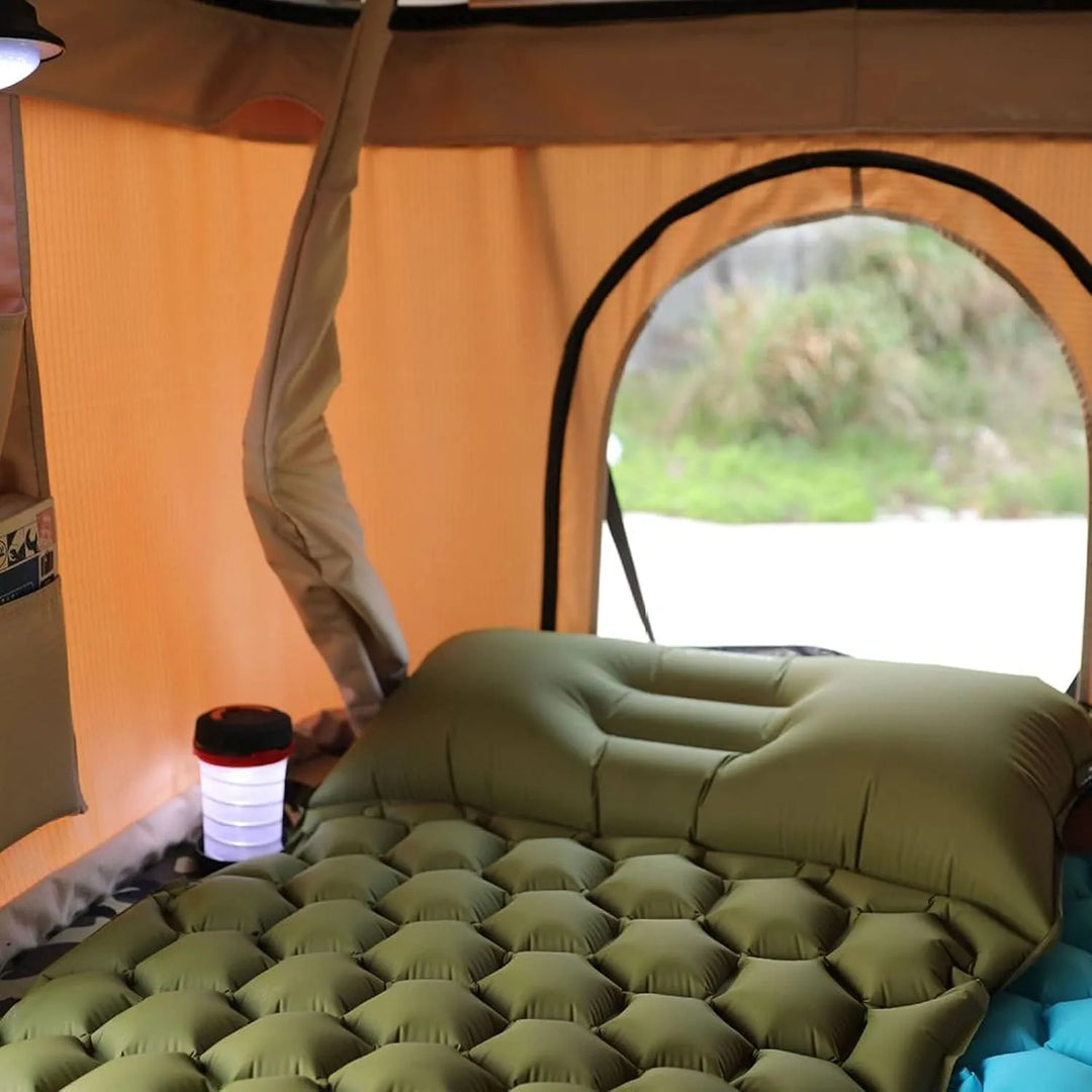 Inflatable camping mattress with integrated pillow 190×58×5 cm