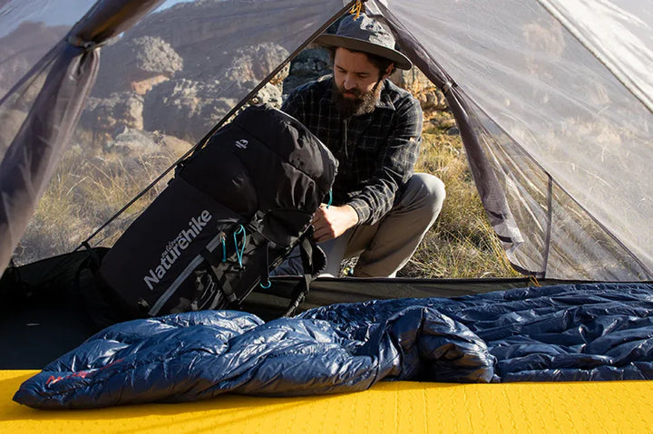 Tente 2 places légère double paroi 20D PU4000 avec 2 vestibules