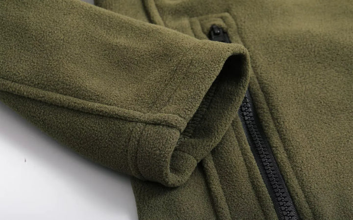 Polaire zippée homme multi-poches, col montant technique