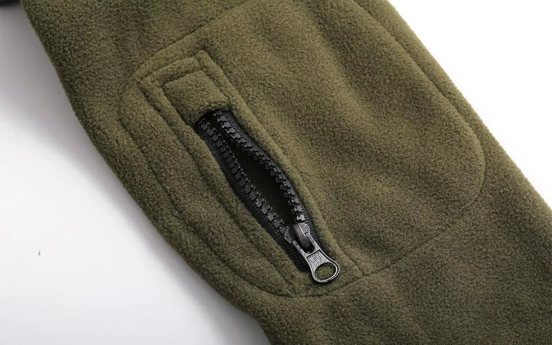 Polaire zippée homme multi-poches, col montant technique