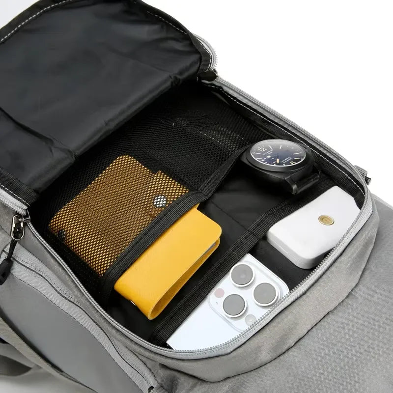 Sac à dos randonnée 30L déperlant, dos aéré, housse pluie