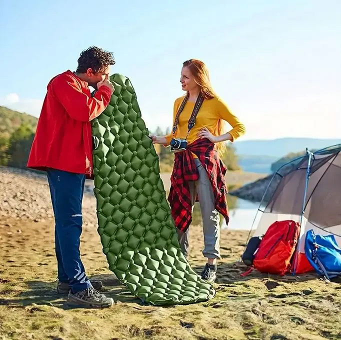 Inflatable camping mattress with integrated pillow 190×58×5 cm
