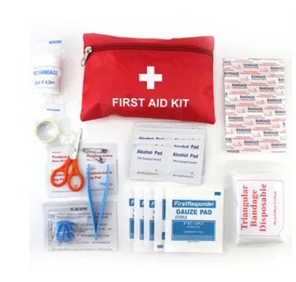 kit de premiers soins compact pour randonnée et survie.
