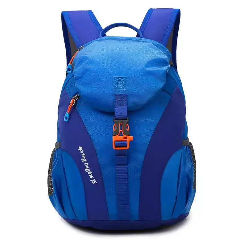 Sac à dos compact étanche pour randonnée en plein air.