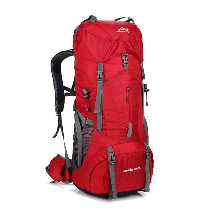 Sac de randonnée rouge grande capacité avec poches latérales.