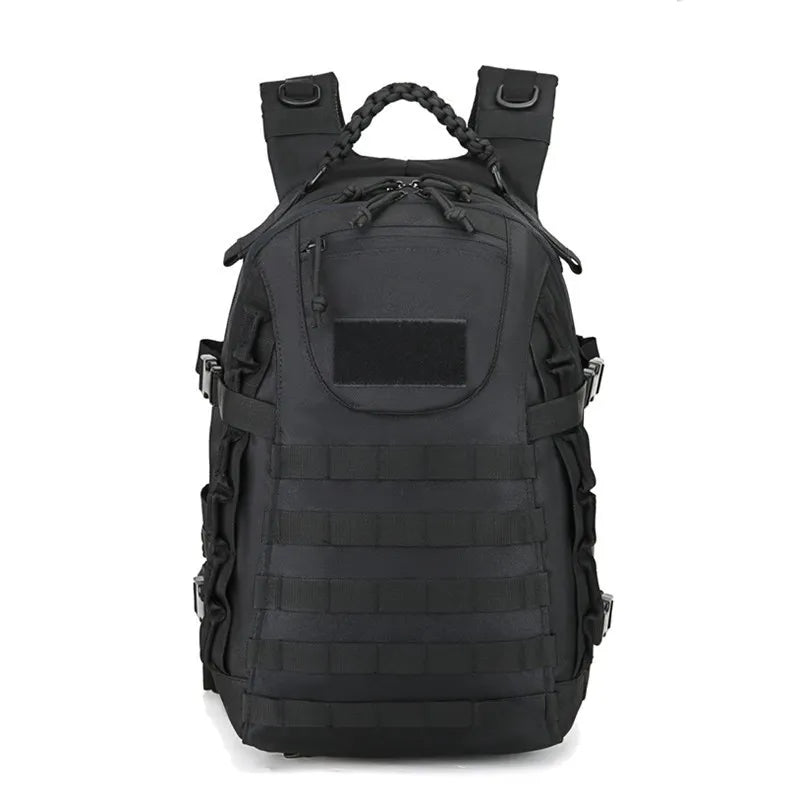 Sac à dos tactique 35L noir vu de face.