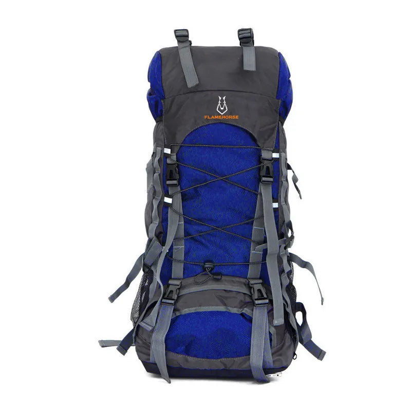Présentation de face d’un sac à dos de randonnée Flamehorse 60L bleu, avec bretelles réglables, sangles de compression et structure dorsale ergonomique pour les longues expéditions outdoor.