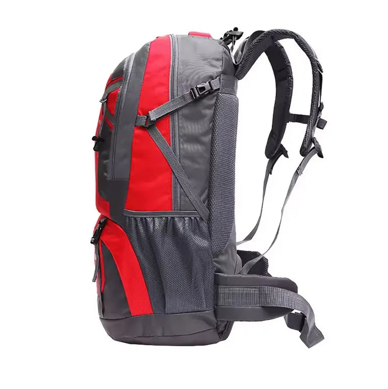 Vue latérale d’un sac de randonnée 60L imperméable pour trekking.