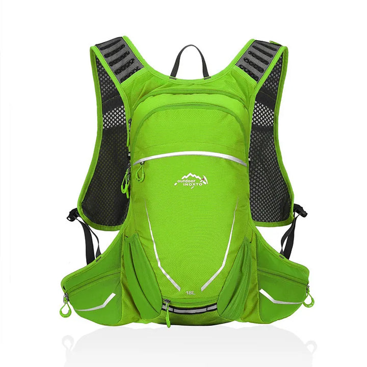 Sac à dos de randonnée 18L vert fluo, conçu pour le trail running, avec sangles respirantes et rangements latéraux.